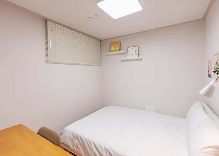 Namsan Beautiful Big Hill House Апартаменты Сеул