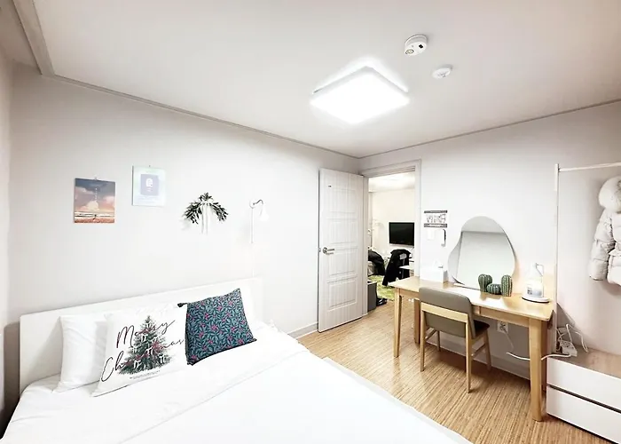 Апартаменты Namsan Beautiful Big Hill House
