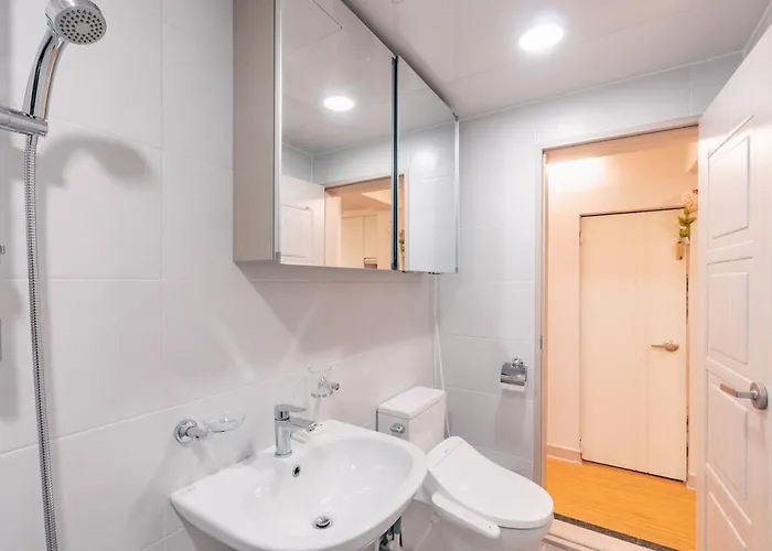 Апартаменты Namsan Beautiful Big Hill House *