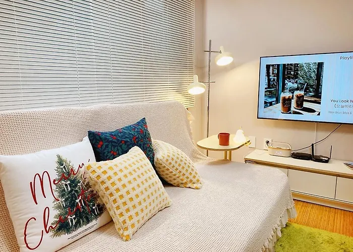 Апартаменты Namsan Beautiful Big Hill House